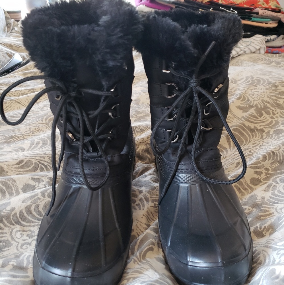 NWOT Black Rain Boots with Faux Fur